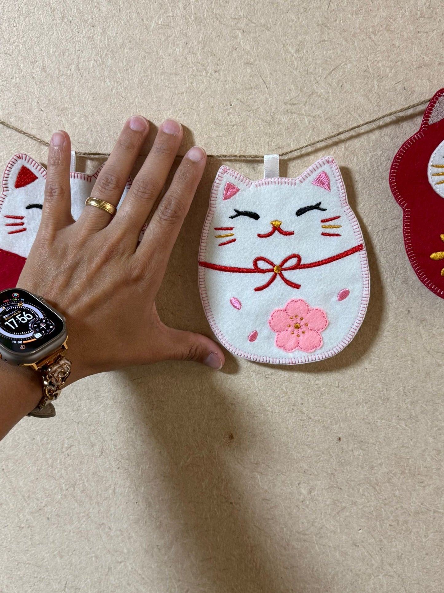 招き猫ガーランド｜フェルト刺繍 5個セット｜Maneki Neko Garland Embroidered Felt