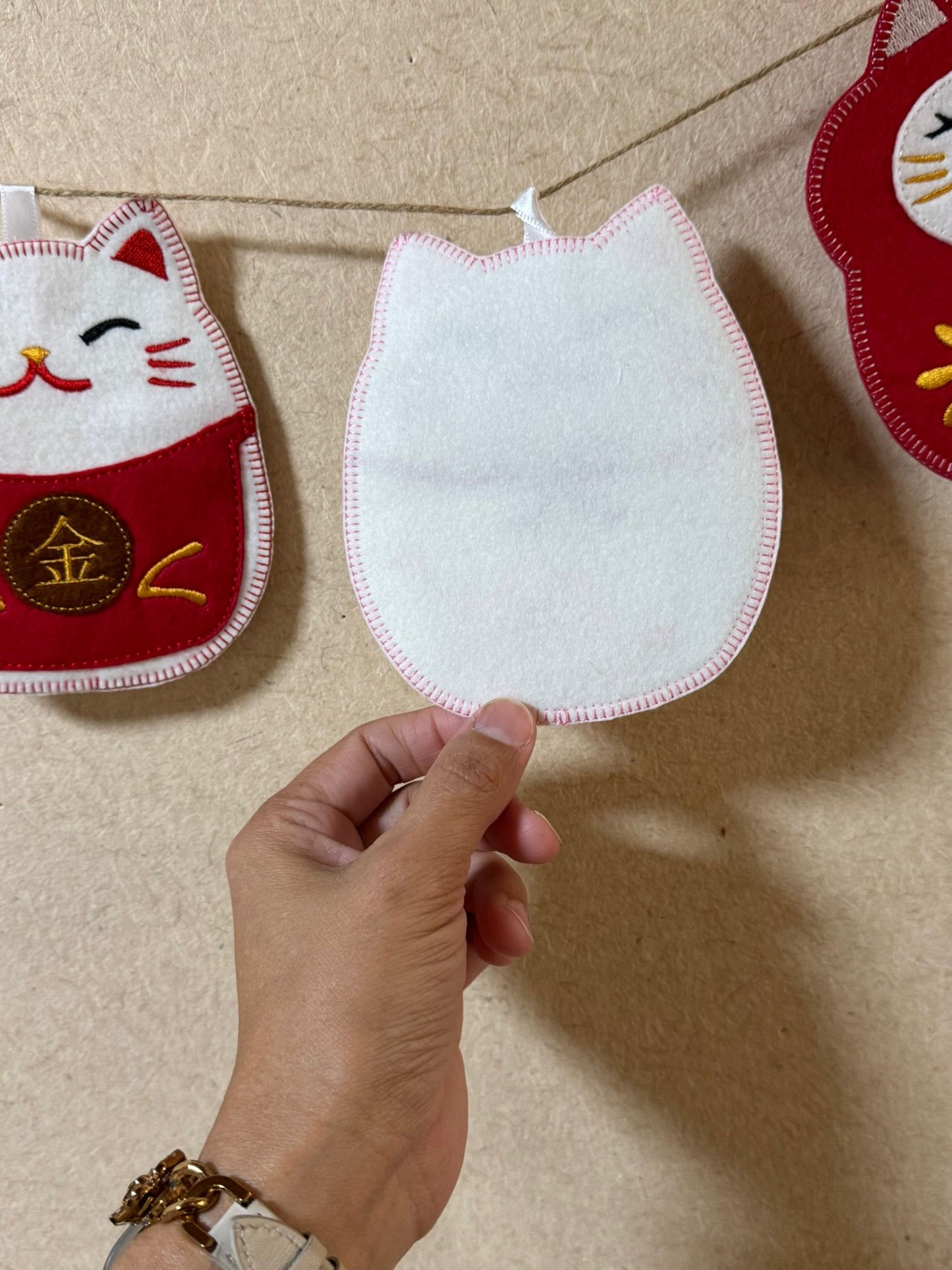 招き猫ガーランド｜フェルト刺繍 5個セット｜Maneki Neko Garland Embroidered Felt