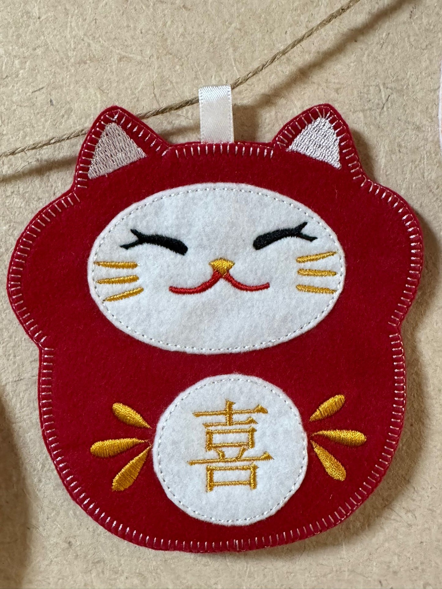 招き猫ガーランド｜フェルト刺繍 5個セット｜Maneki Neko Garland Embroidered Felt